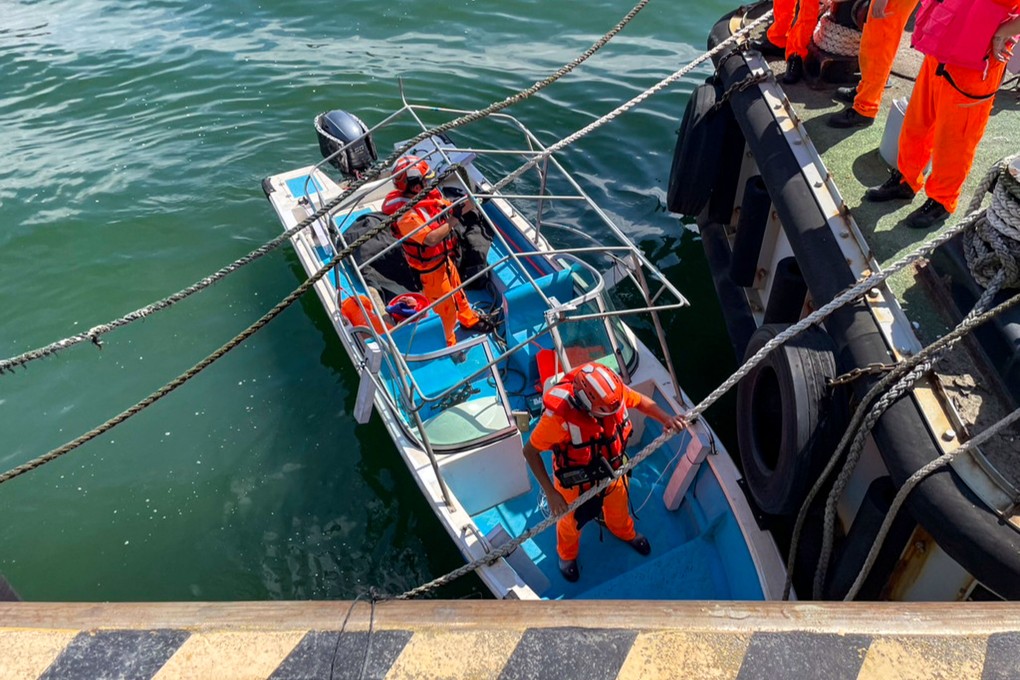 A mainland Chinese man has been arrested after arriving in Taiwan in a speedboat on Sunday, saying he had been persecuted. Photo: Taiwanese coastguard