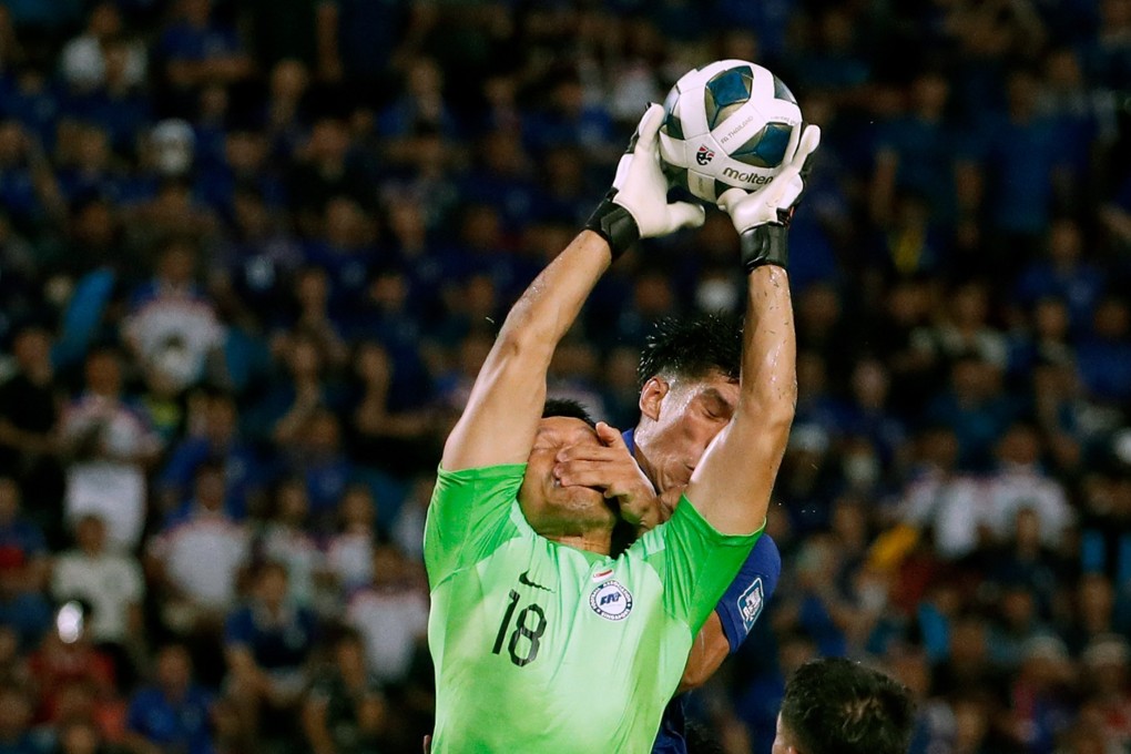 Singapore goalkeeper Hassan Sunny has been praised for his heroic performance against Thailand by Chinese football fans. Photo: EPA