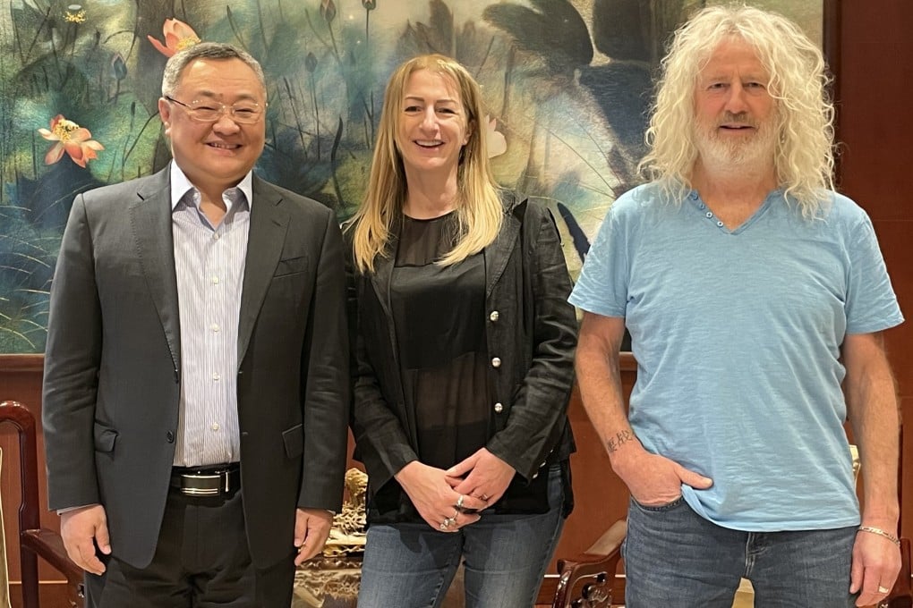 Clare Daly (centre) and fellow MEP Mick Wallace with Ambassador Fu Cong, head of the Chinese mission to the EU, on April 27, 2023. Photo: Mission of the PRC in EU