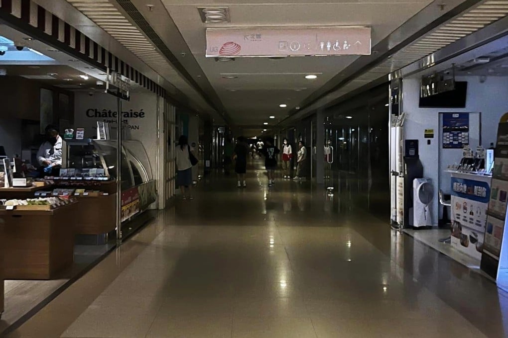 A power cut in Wong Tai Sin plunged some shopping centres into darkness. Photo: Handout