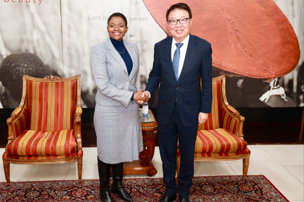 Yoliswa Mvebe from South Africa’s Department of International Relations and Cooperation, welcomes Wu Peng, the new Chinese ambassador to Pretoria. Photo: X/ @AmbWuPeng