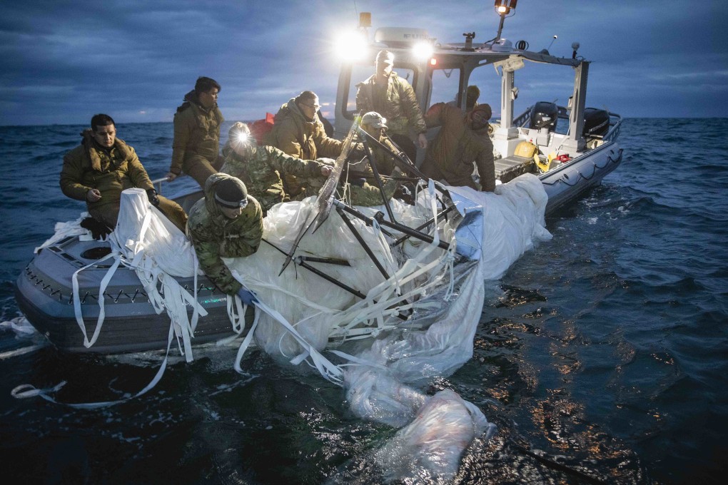 US sailors recover a high-altitude surveillance balloon in South Carolina in February 2023. Photo: TNS