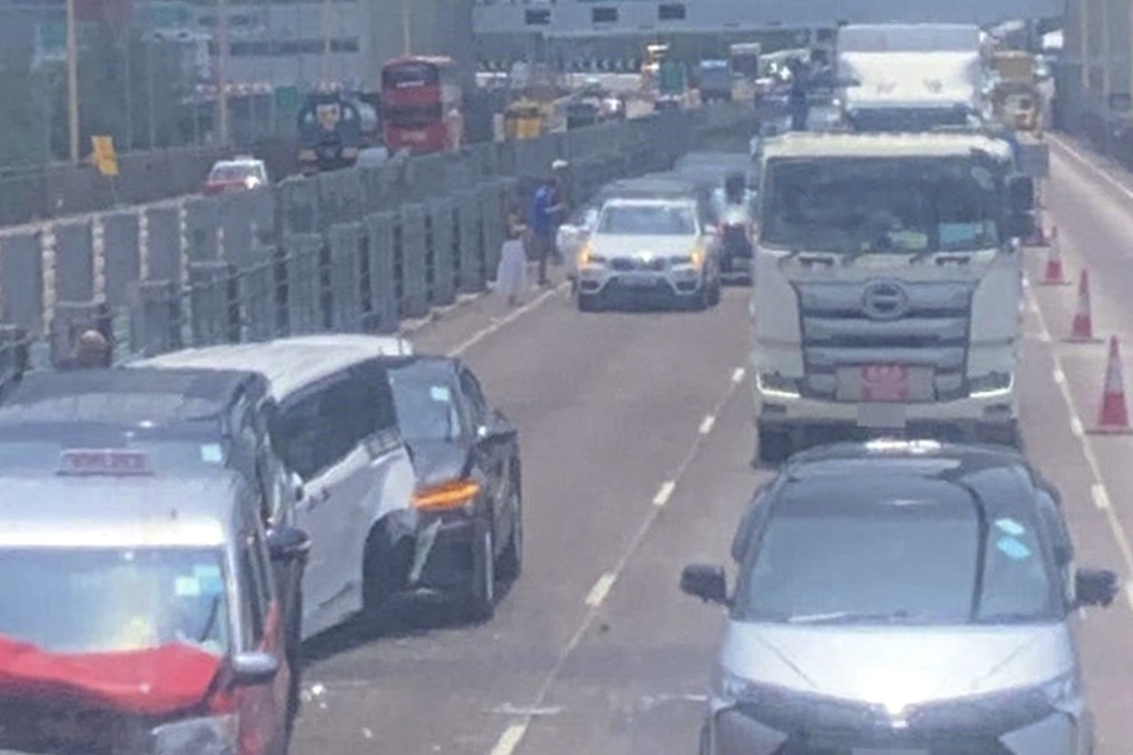 10-car crash on Hong Kong's Tsing Ma Bridge leaves 1 injured, some airport- bound lanes shut | South China Morning Post
