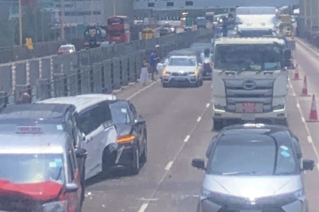 10-car crash on Hong Kong's Tsing Ma Bridge leaves 1 injured, some airport- bound lanes shut | South China Morning Post