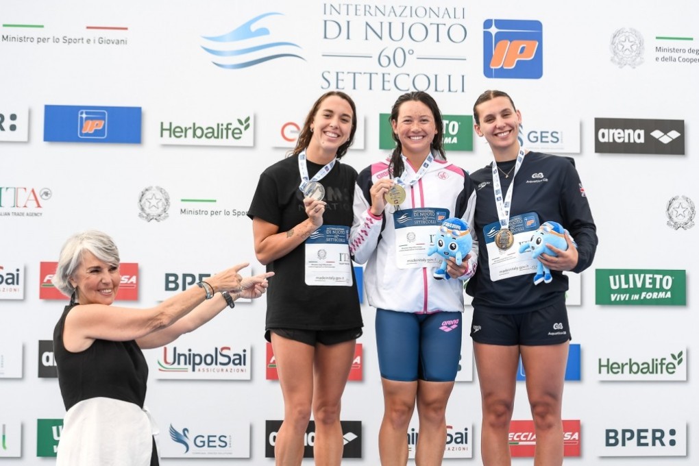 Siobhan Haughey (centre) alongside Mary-Sophie Harvey (right) and Freya Colbert after winning the 200m freestyle race in Rome. Photo: Sette Colli Tophy