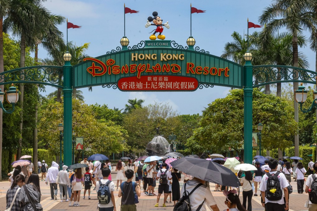 Visitors at the entrance of Hong Kong’s Disneyland theme park. Photo: Jonathan Wong