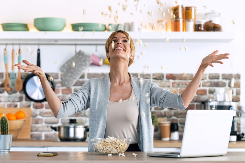 Always online and finding it hard to focus on a single thought or task? You may have popcorn brain. Photo: Shutterstock