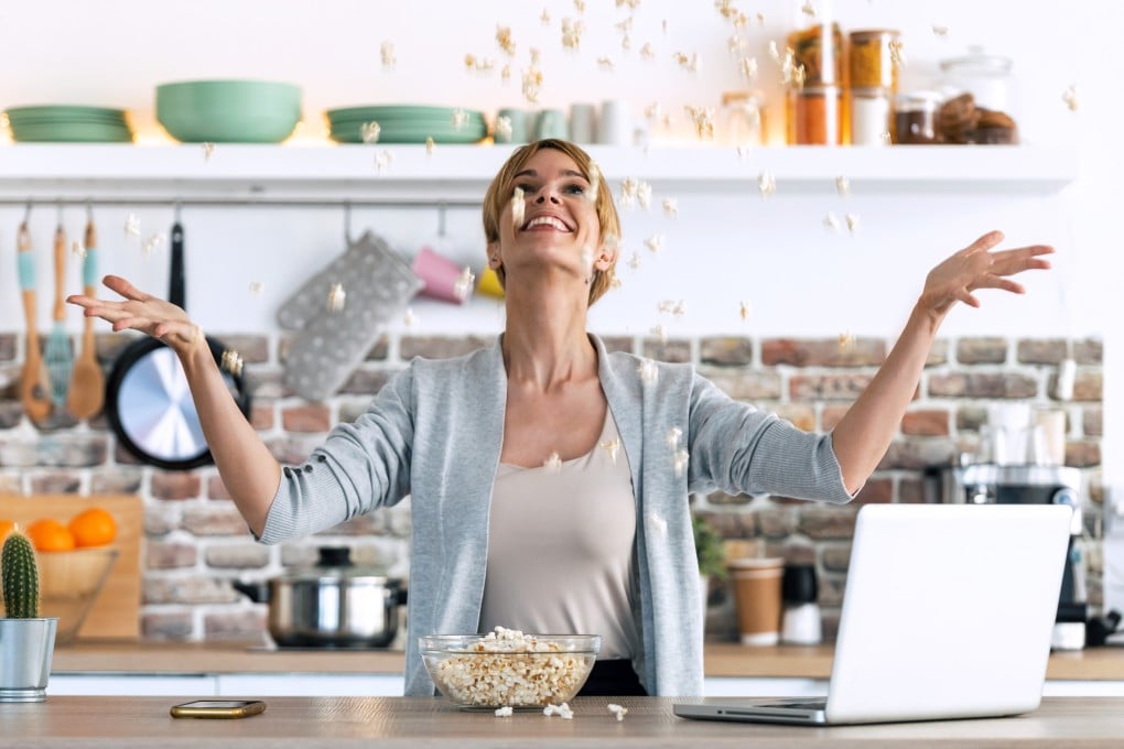 Always online and finding it hard to focus on a single thought or task? You may have popcorn brain. Photo: Shutterstock