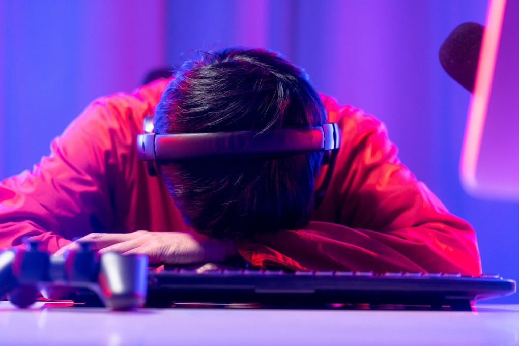 A man visited an internet café in eastern China for a long gaming session in June, workers assumed he had fallen asleep, not realising he had passed away for 30 hours. Photo: Shutterstock