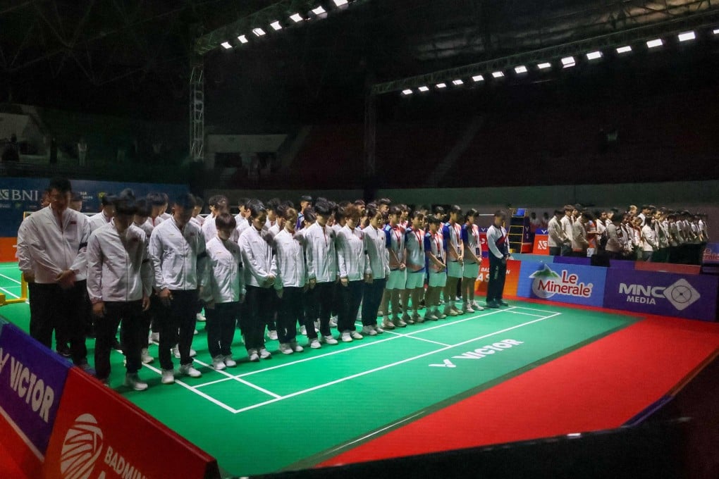 Chinese teenage badminton player dies after collapsing during ...