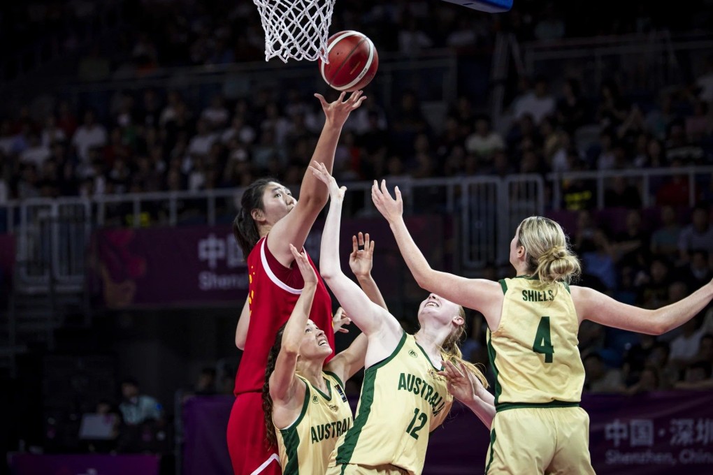 Zhang Ziyu (left) scored a game-high 42 points in the final. Photo: Fiba