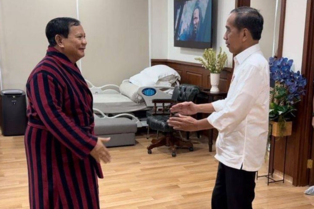 Prabowo Subianto (right) meeting with President Joko Widodo following the president-elect’s recent surgery. Photo: Instagram / @prabowo