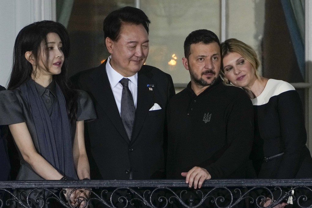 South Korea President Yoon Suk-yeol and his wife Kim Keon-hee, and Ukraine President Volodymyr Zelensky and his wife Olena Zelenska at the White House in Washington. Photo: AP