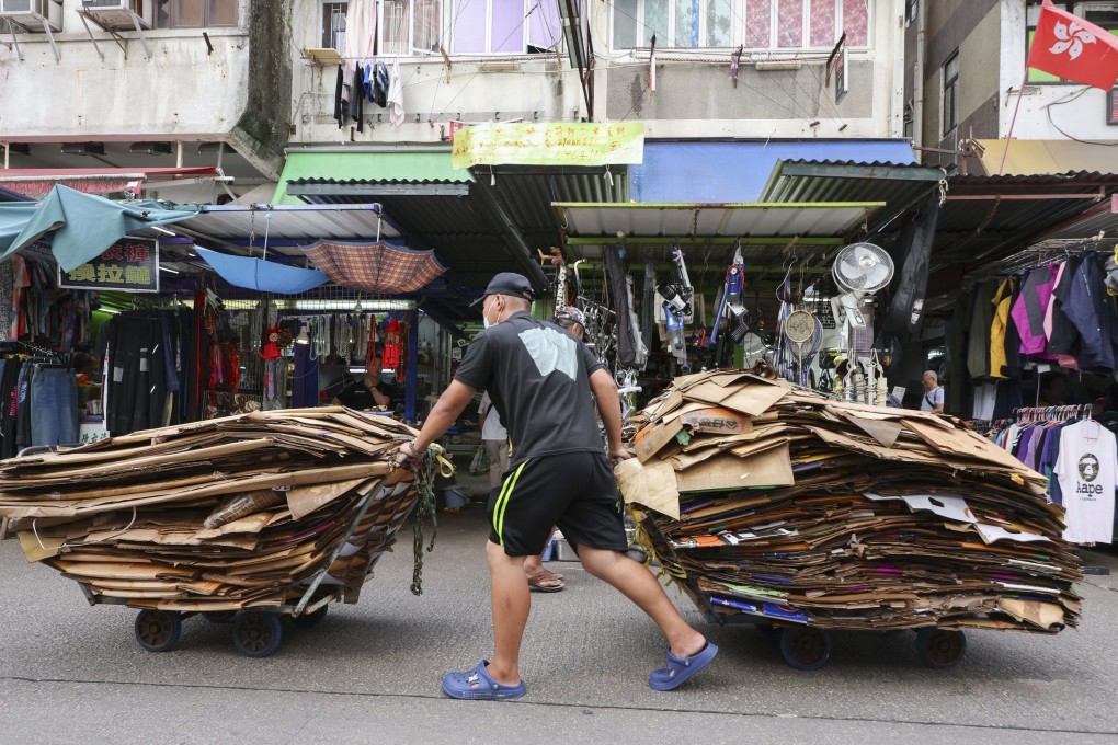 The gap between rich and poor in Hong Kong has narrowed, a survey by an international investment bank has found. Photo: Jelly Tse