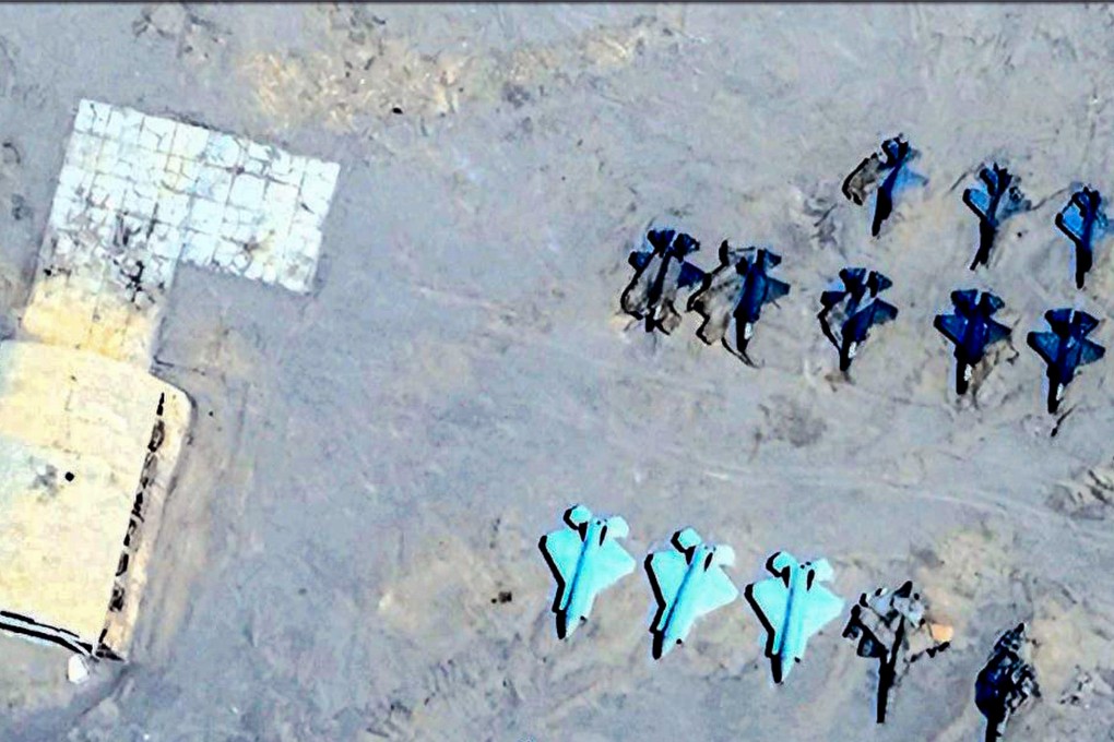 Satellite imagery seemingly showing the Chinese military practising attacks on US fighter jets and aircraft carriers in the deserts of Xinjiang. Photo: X/clashreport