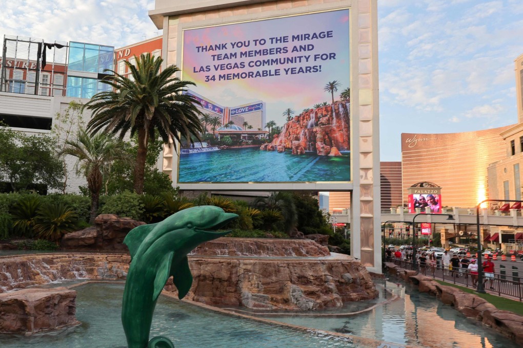 Casino The Mirage, which changed Las Vegas with its dolphins, volcano and tropical island theme, has shut its doors for good. In its place will come the guitar-shaped Hard Rock Las Vegas in 2027. Photo: Getty Images via AFP