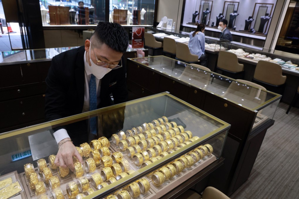 Chow Tai Fook Jewellery shop in Central. The jewellary group saw retail sales fall 20 per cent from a year earlier in the first quarter, sparking earnings worries in the broader market. Photo: May Tse