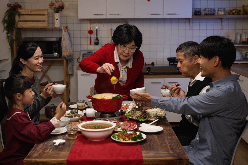 Having family and friends together around the table to share home-cooked food brings joy and mental health benefits to all, according to experts. Photo: Shutterstock