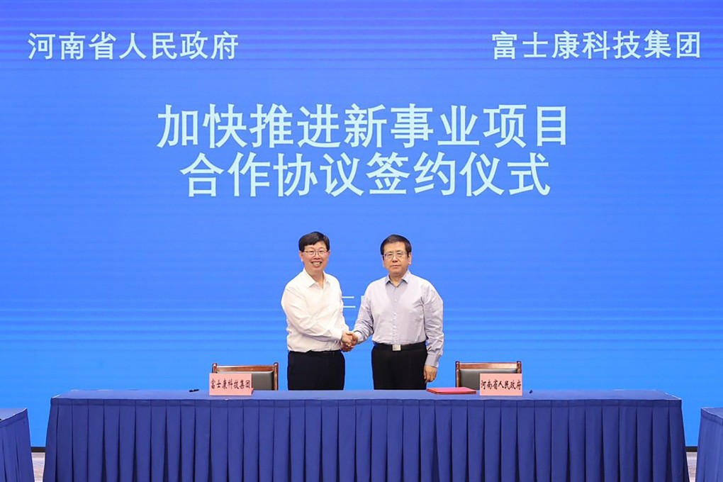 Foxconn Technology chairman Young Liu and  Henan governor Wang Kai appear this week at a deal-signing ceremony in the provincial capital, Zhengzhou. Photo: Handout