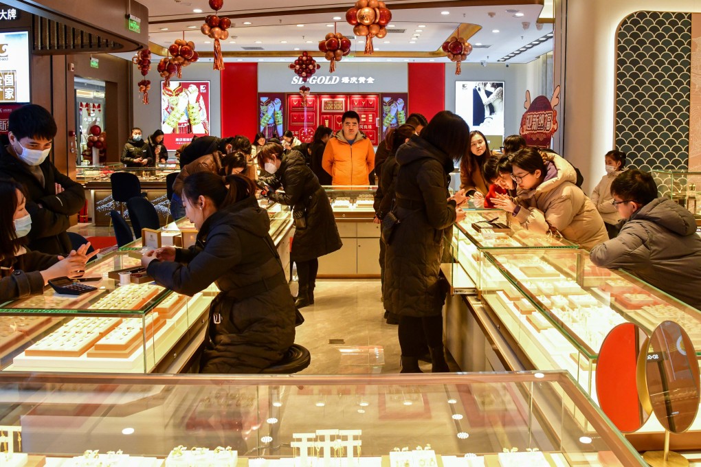 Overall, Chinese consumers bought 523.8 metric tonnes of gold, including bars, coins and jewellery, in the first half of the year. Photo: Xinhua