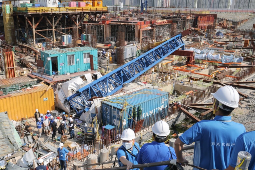 The tower crane that collapsed at a Sau Mau Ping construction site, killing three workers and injuring six others. Photo: Jelly Tse