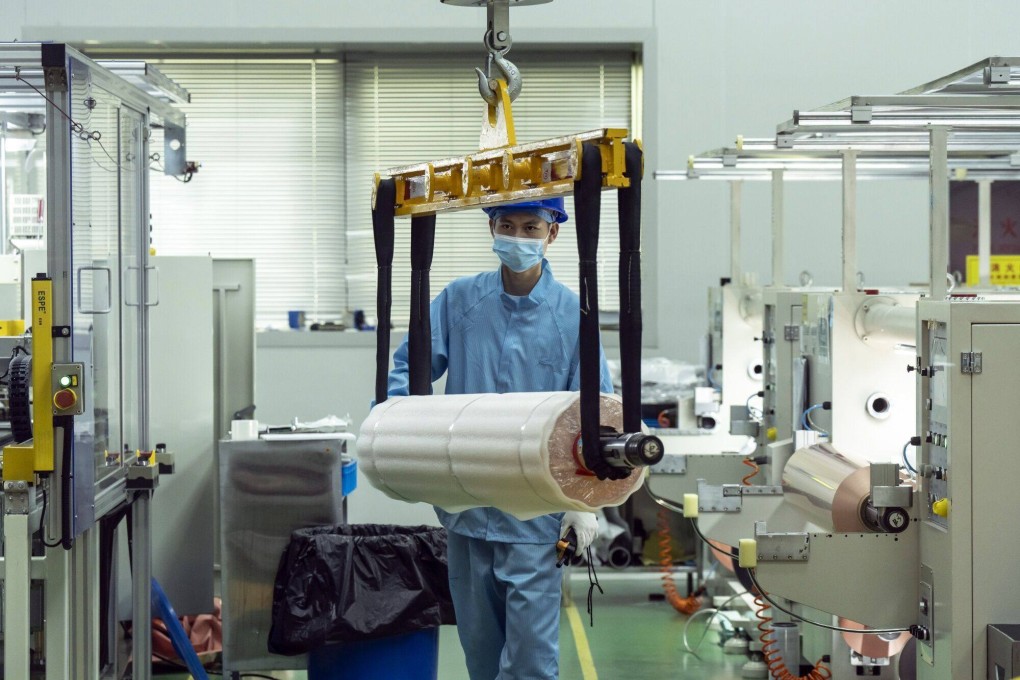 According to the Caixin survey, the expansion in manufacturing output was the slowest in nine months, which was attributed to the first fall in new orders in a year. Photo: Bloomberg