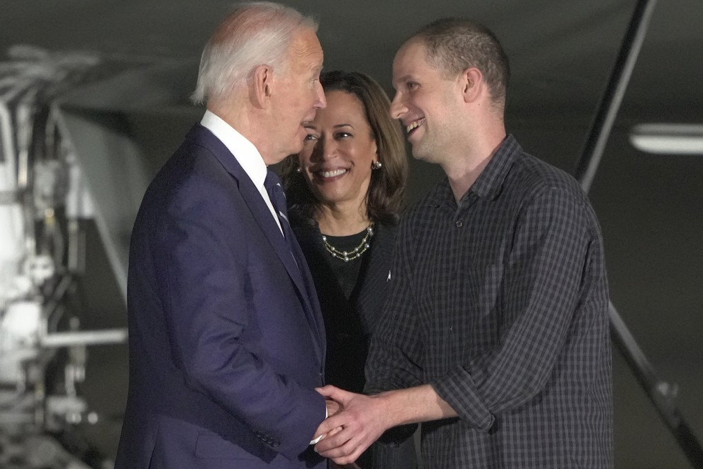 US President Joe Biden and Vice-President Kamala Harris greet reporter Evan Gershkovich. Photo: AP