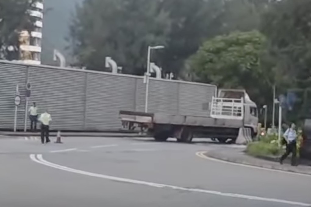 hong-kong-truck-driver-collapses-behind-the-wheel-in-fatal-accident-at