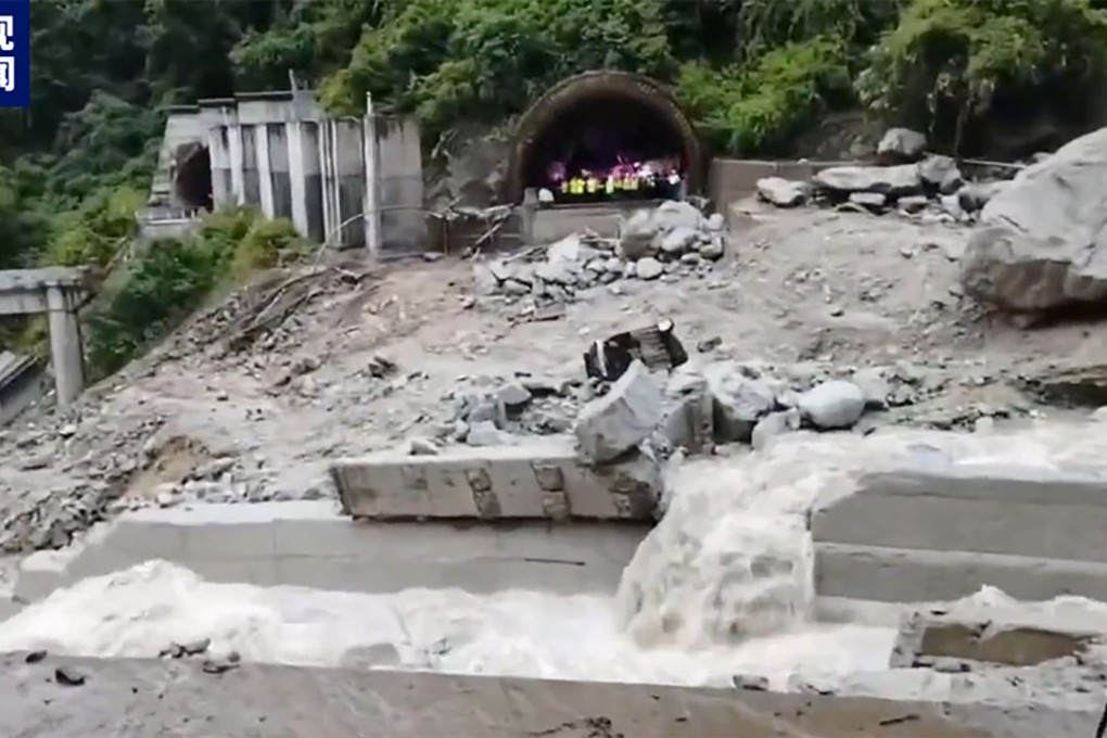 Bridges and tunnels make up 82 per cent of Sichuan’s Yakang expressway, which was hit by a mudslide early on Saturday. Photo: CCTV