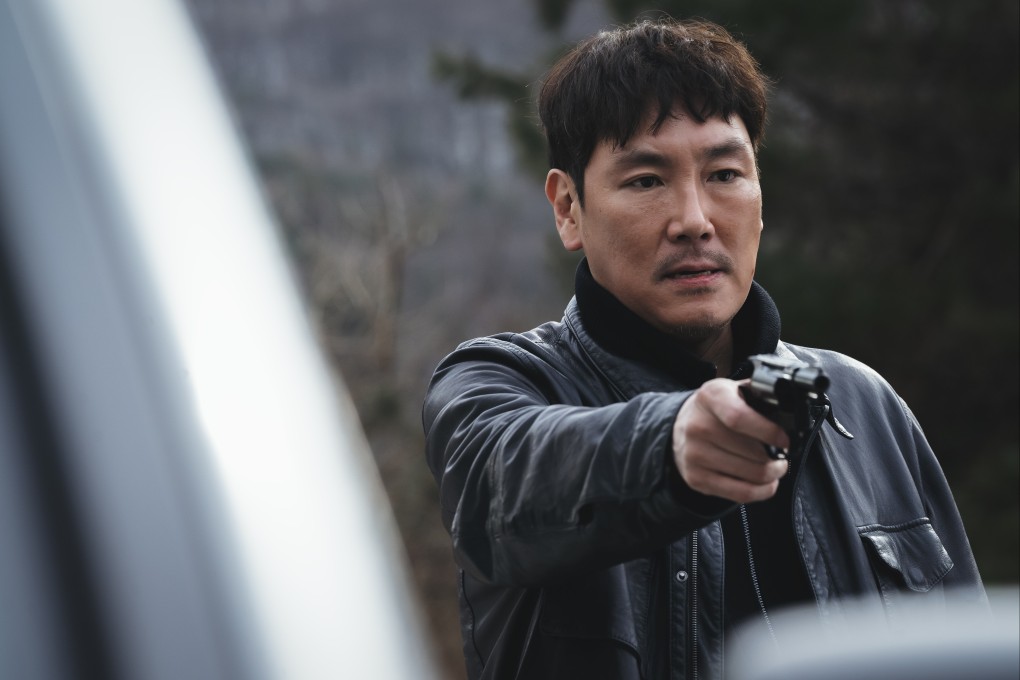Cho Jin-woong as desperate detective Baek Joong-sik in a still from No Way Out: The Roulette. Photo: Disney+