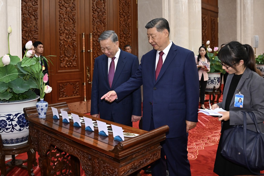 Chinese leader Xi Jinping (right) plays host to his Vietnamese counterpart, To Lam, in Beijing on Monday. Photo: Xinhua