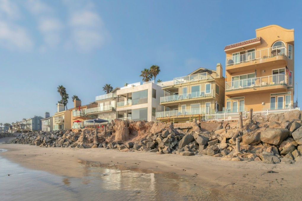 Beach houses in Carlsbad, California. Smoking and vaping have been banned in some residential buildings there, a measure which has divided the coastal city. Photo: Shutterstock Images.