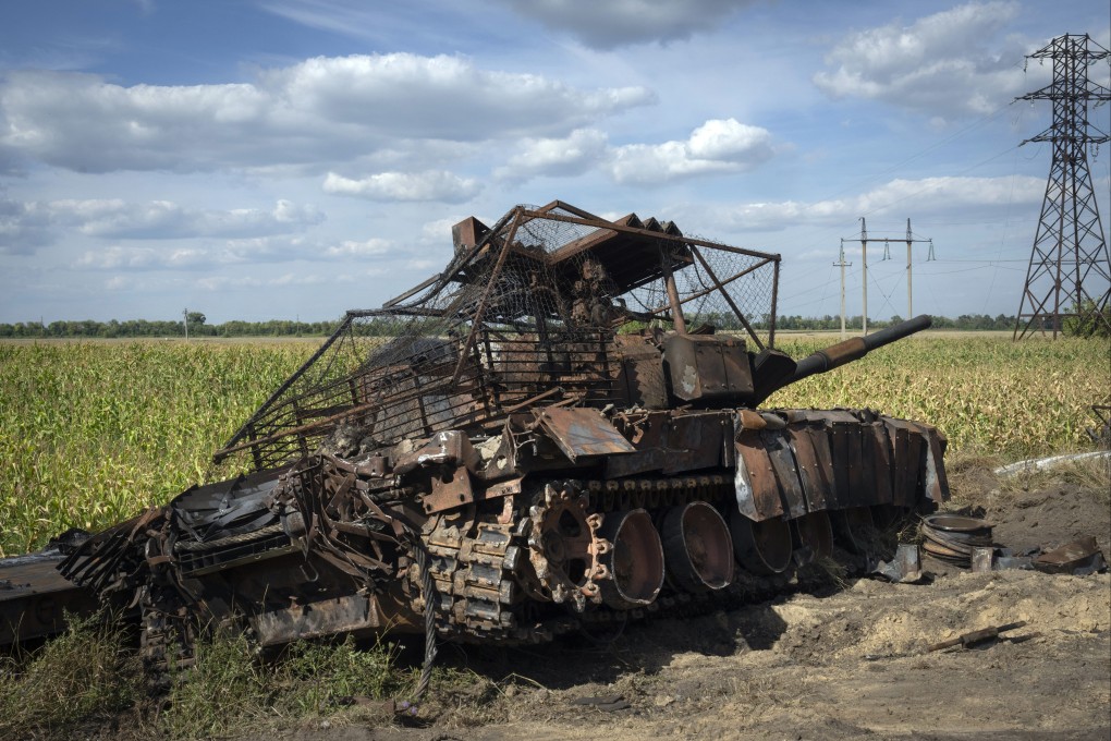 A destroyed Russian tank sits on a roadside near the town of Sudzha in the Kursk region on August 16. Photo: AP