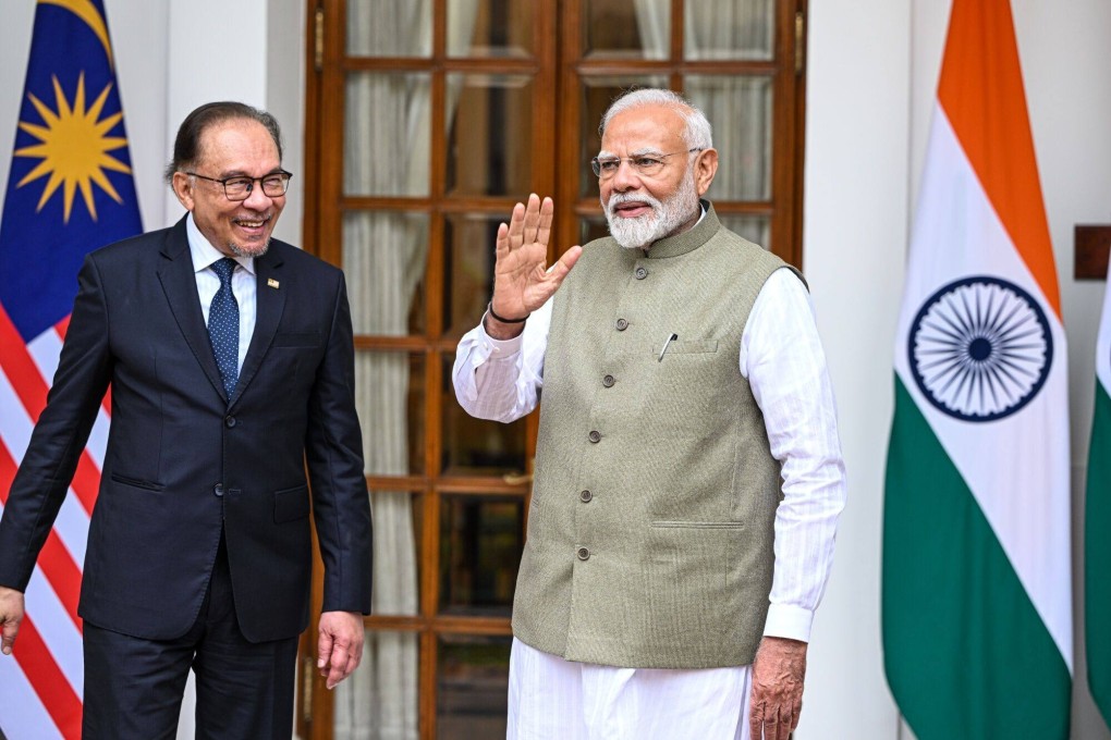 Indian Prime Minister Narendra Modi (right) and Malaysian Prime Minister Anwar Ibrahim at Hyderabad House in New Delhi, India, on August 20. Photo: Bloomberg