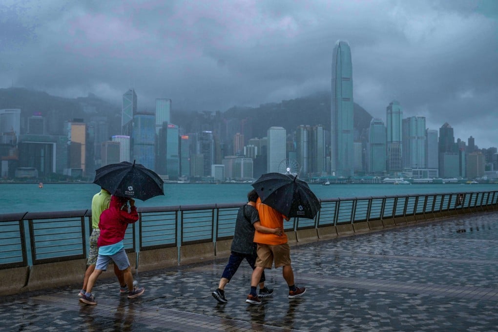 The Hong Kong Observatory will issue the T8 signal at 6.20pm. Photo: Sam Tsang