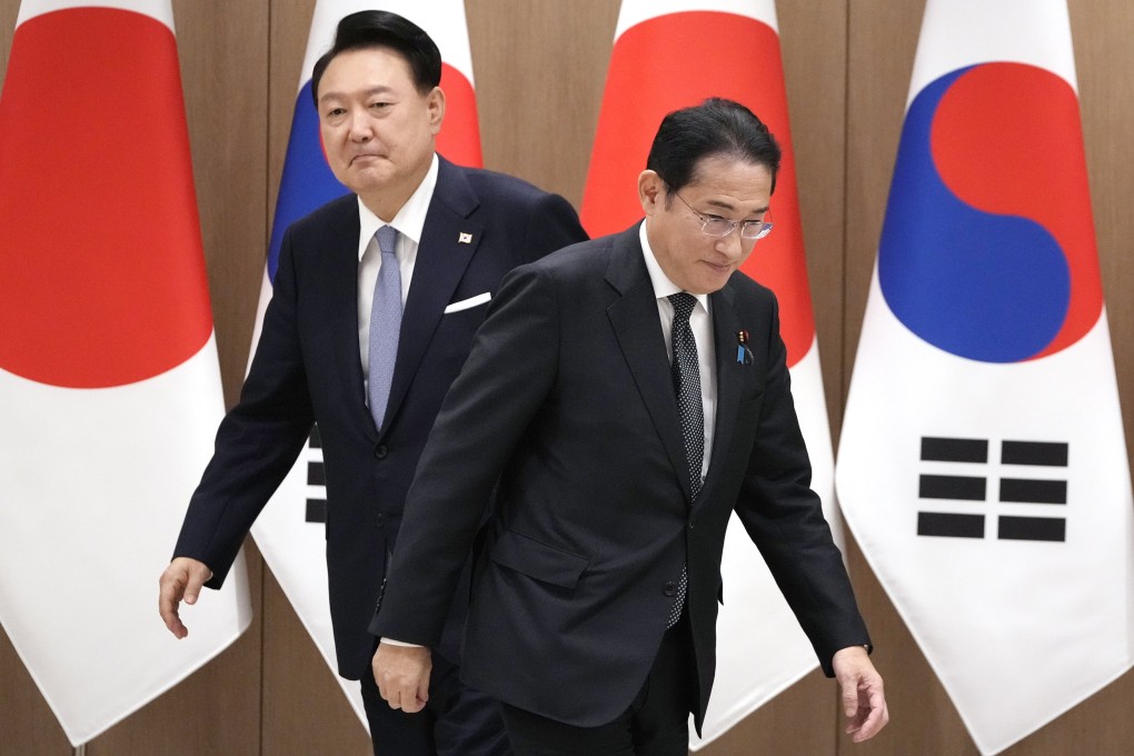 South Korean President Yoon Suk-yeol (left) and Japanese Prime Minister Fumio Kishida at their Seoul summit. Photo: EPA-EFE