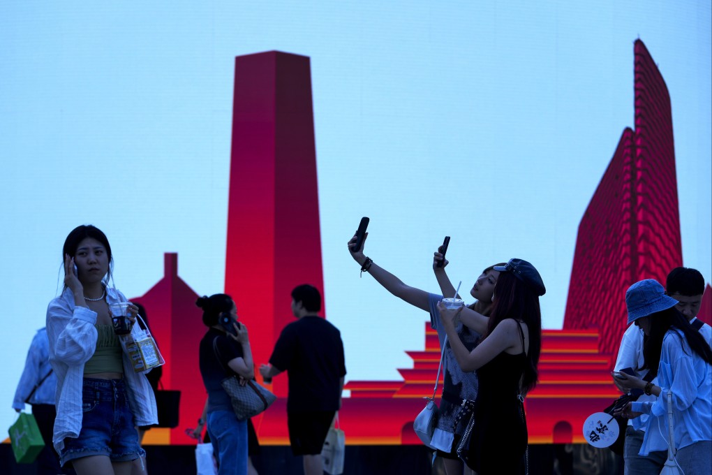 Shoppers in Beijing. Photo: AP Photo