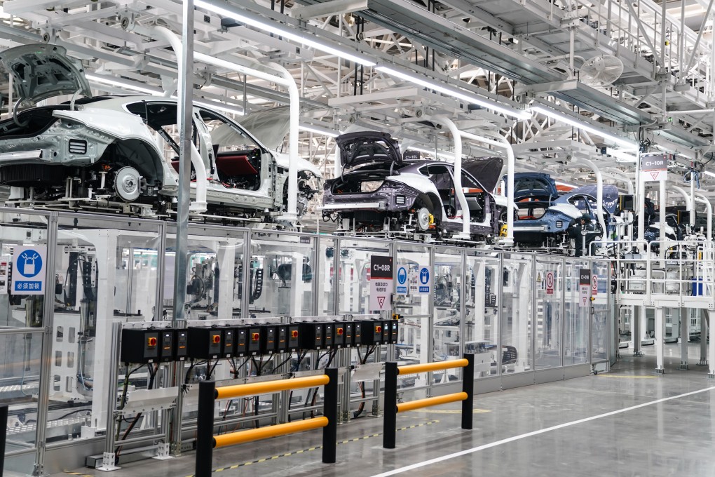 A photo taken on March 25, 2024, shows cars on an assembly line at a Xiaomi plant in Beijing. Photo: Xinhua