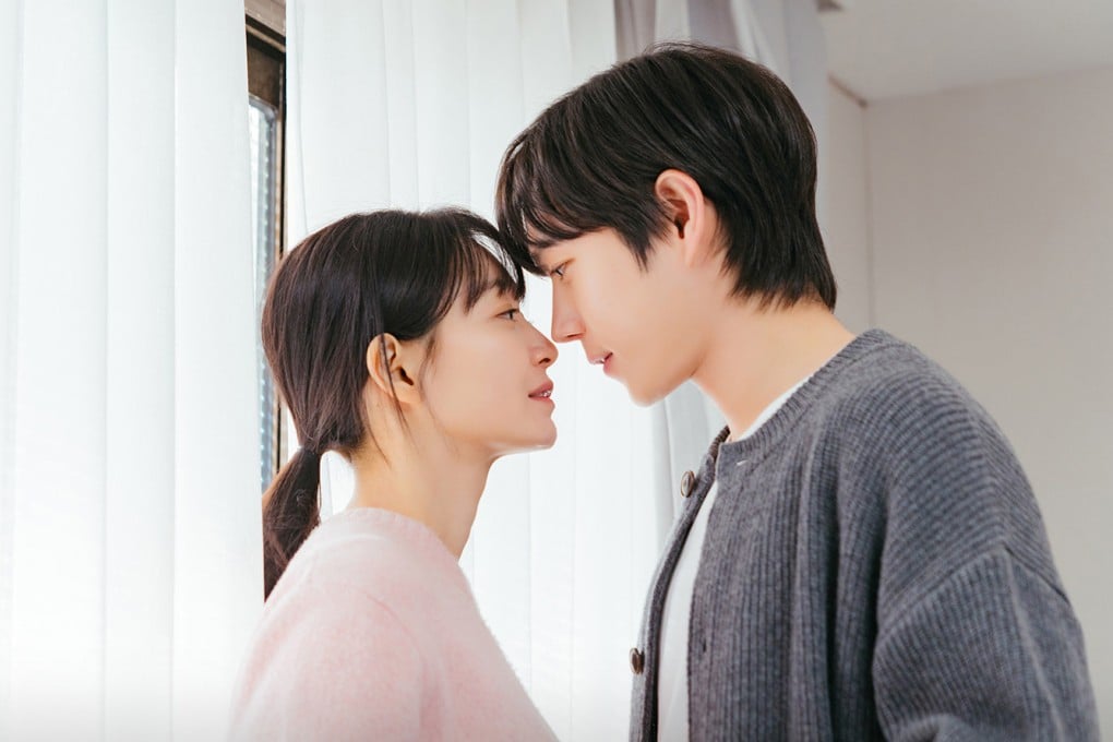 Shin Min-a and Kim Young-dae as sham newlyweds Son Hae-young and Kim Ji-wook in a still from No Gain No Love. Things are getting serious between the main characters in this unusual office romance K-drama, as they find themselves at closer quarters than expected.