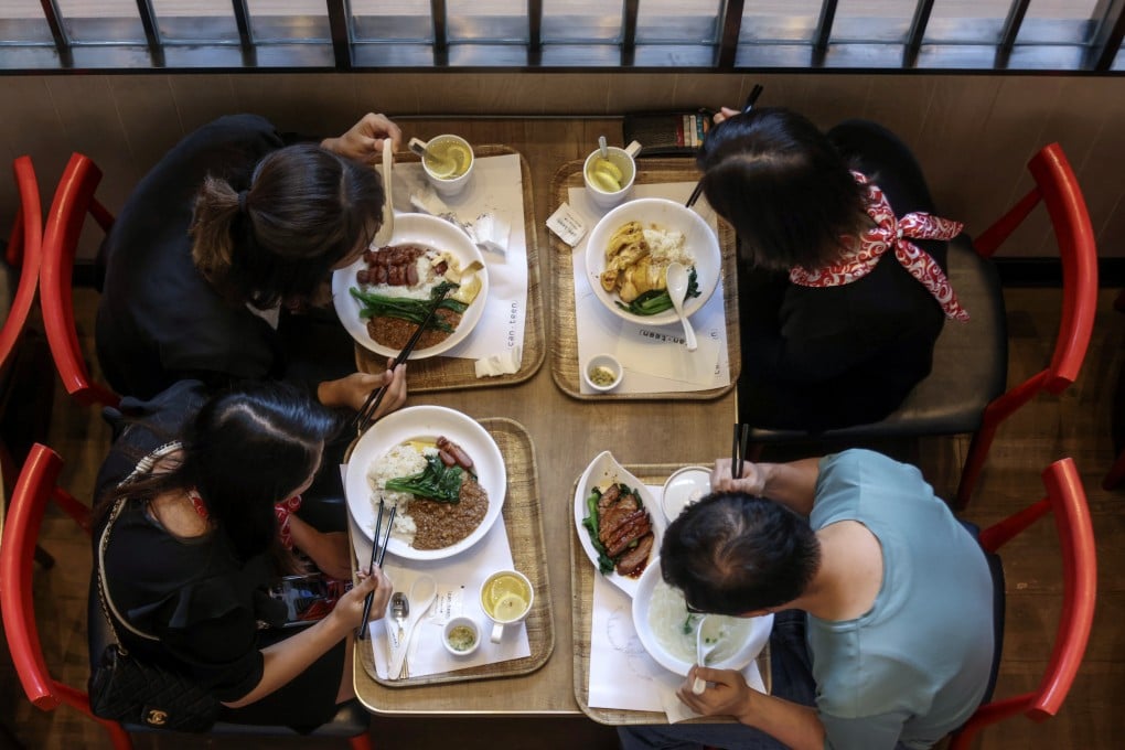 Hong Kong restaurant receipts continue to drop. Diners at Queensway Plaza in Admiralty. Photo: Jonathan Wong