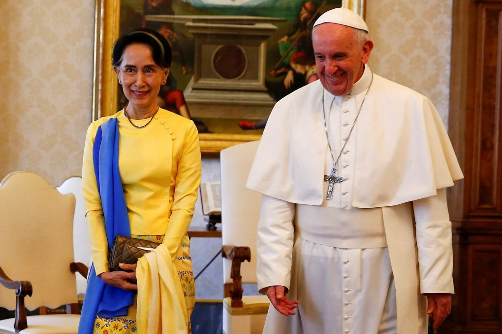 Pope Francis talks with Myanmar State Counsellor Aung San Suu Kyi during a private audience at the Vatican, on May 4, 2017. Photo: Reuters