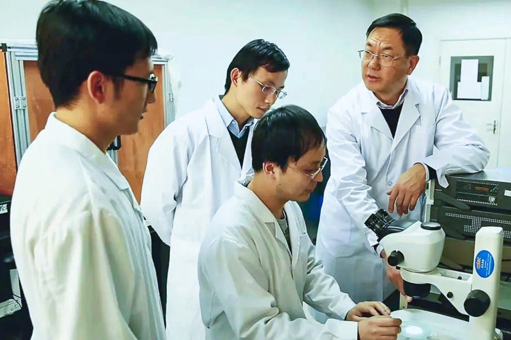 Wang Zhonglin (right), who is credited with developing the field of nanoenergy, has returned to China after decades working as a scientist in the US. Photo: Beijing Institute of Nanoenergy and Nanosystems