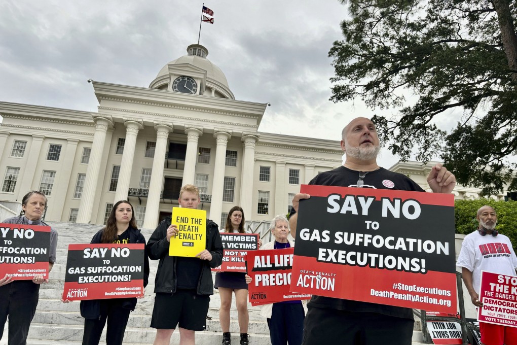 Death penalty opponents protest outside the Alabama Capitol in Montgomery, Alabama. Photo: AP