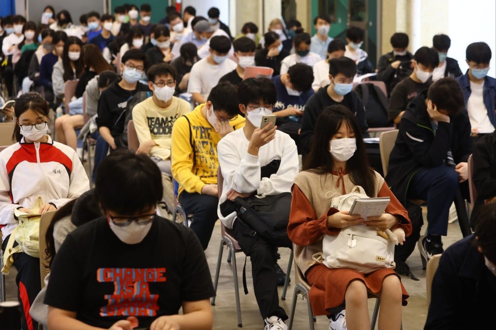 Pupils revise before the DSE English language paper at a school in North Point on April 21, 2023. Photo: Dickson Lee