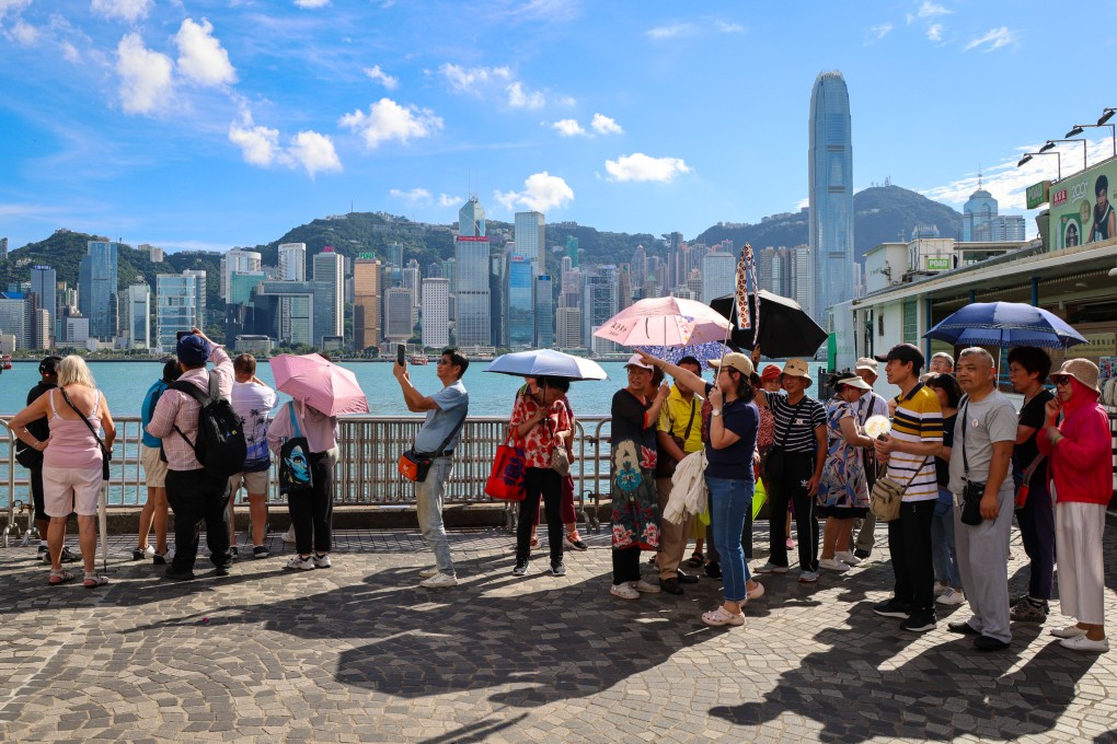 There is a rising trend of mainland tour groups and individuals visiting Hong Kong. Photo: Jelly Tse