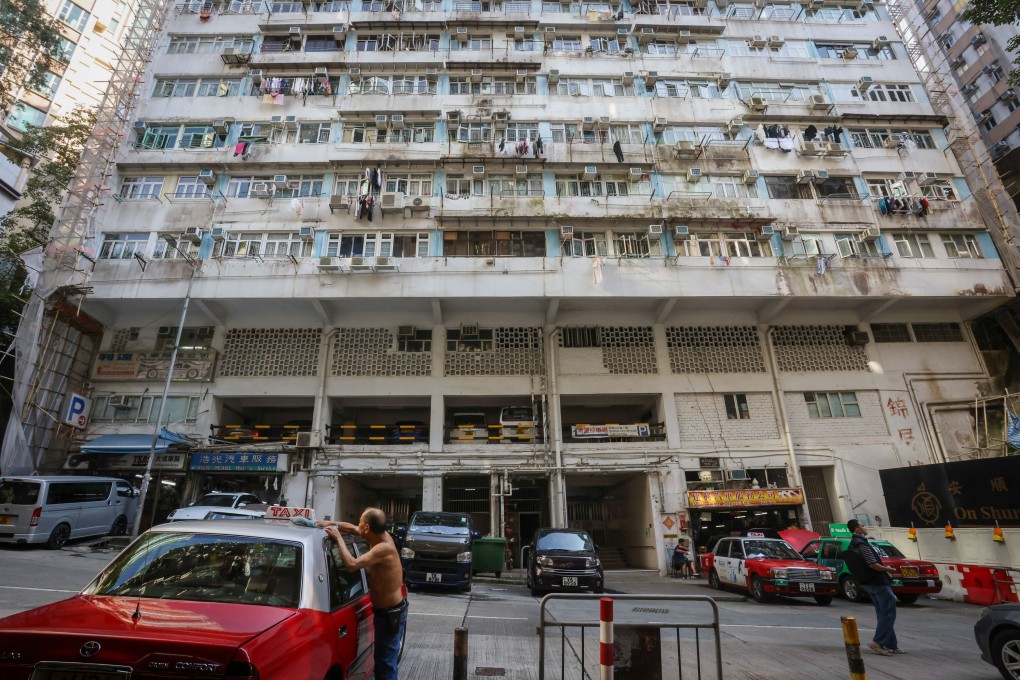 The shooting took place at a flat in Kam Ping Building in North Point. Photo: Jonathan Wong