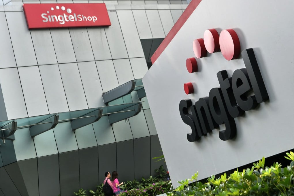 A Singtel outage disrupted emergency calls and banking in Singapore
Photo: AFP