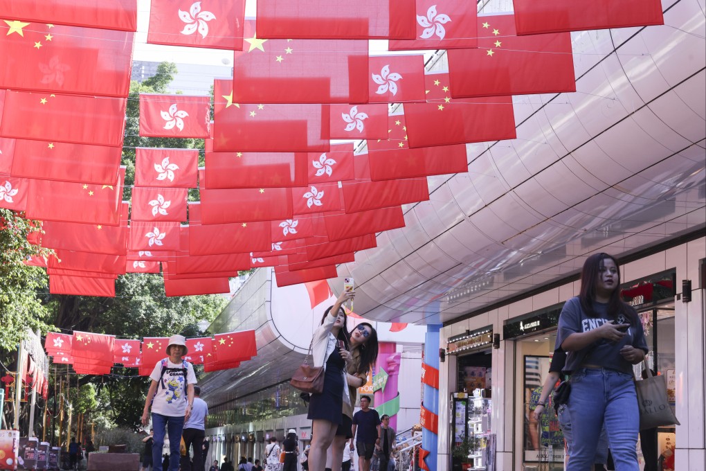 Mainland tourists shop in Tsim Sha Tsui during Hong Kong’s “golden week” celebrating National Day. Photo: Nora Tam