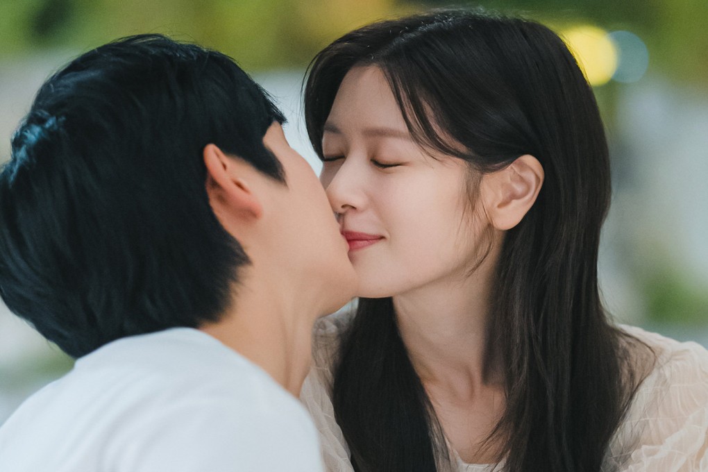 Jung Hae-in as architect Choi Seung-hyo (left) and Jung So-min as chef Baek Seok-ryu in a still from Netflix K-drama Love Next Door.