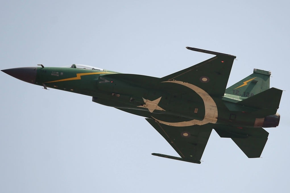A Pakistani JF-17 Thunder wraplane performs a fly-by in 2018. Photo: AFP